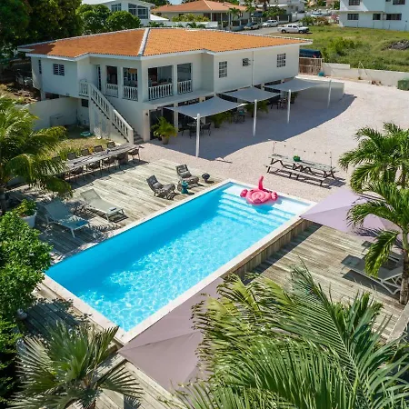 Indigo Apartments & Suites - 'Adults Only'